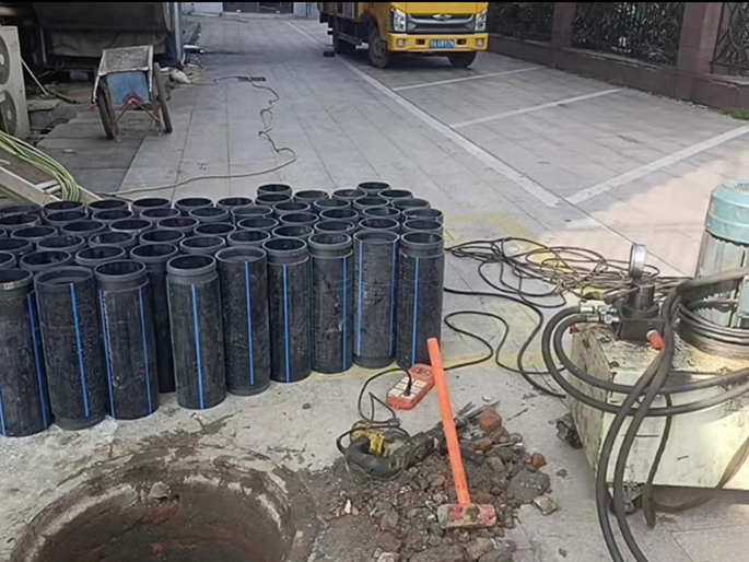 五峰PE置换管厂家 DN315置换管 非开挖管短管置换